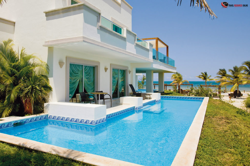 Spend Luxurious Time In Blue Bay Grand Esmeralda